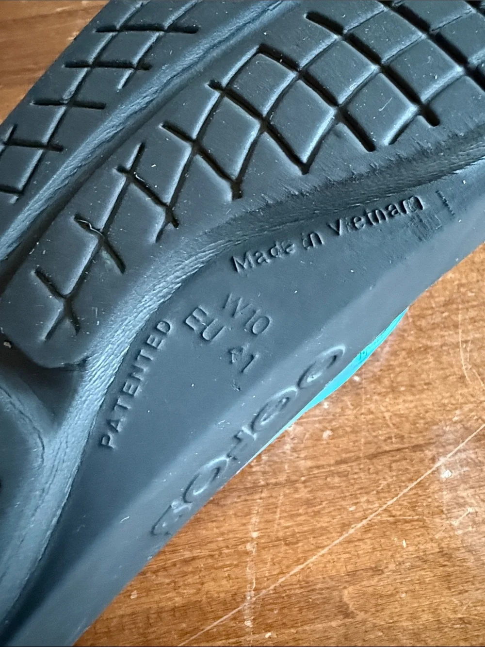 Oofos Luxe sandal